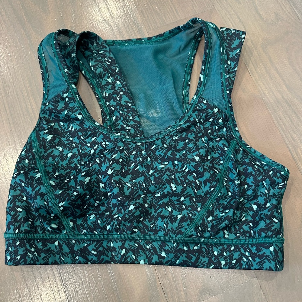Lululemon sports bra